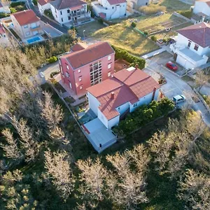 Tino Kustic 2 , Pag Town Croatie